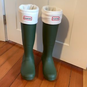 Green Hunter rain boots with fleece liners! Size 39